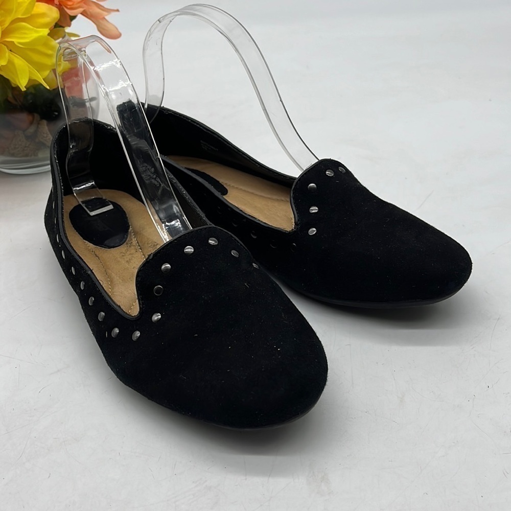 Earth Butternut Black Studded Flat Suede Loafer Sz 8. BFL2733